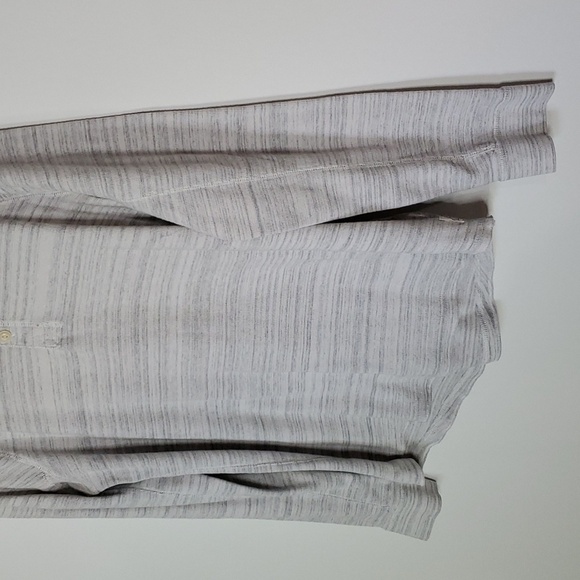 AMERICAN Eagle medium gray long sleeve henley shirt - Picture 3 of 6